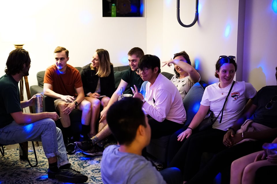 On the pros of coliving: The social side