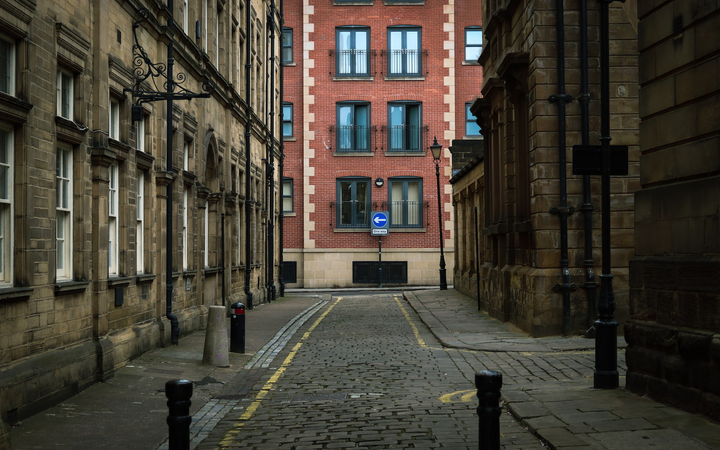 What is the difference between a townhouse and a condominium?