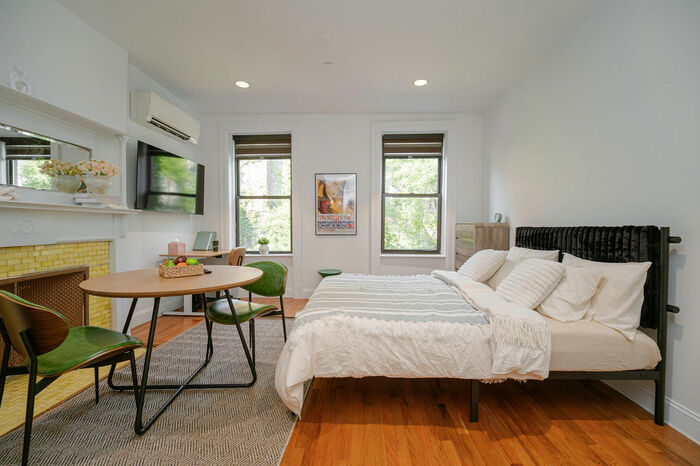 Studio Apartment: The Apartment (Image 4)