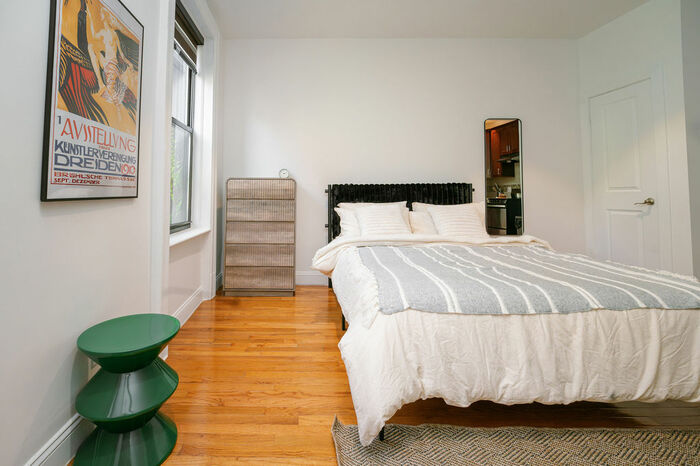 Studio Apartment: The Apartment (Image 2)