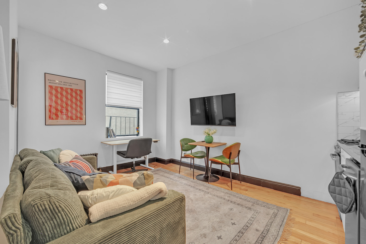 The Apartment at 1 Bedroom / 1 Bathroom Apartment (Image 4)