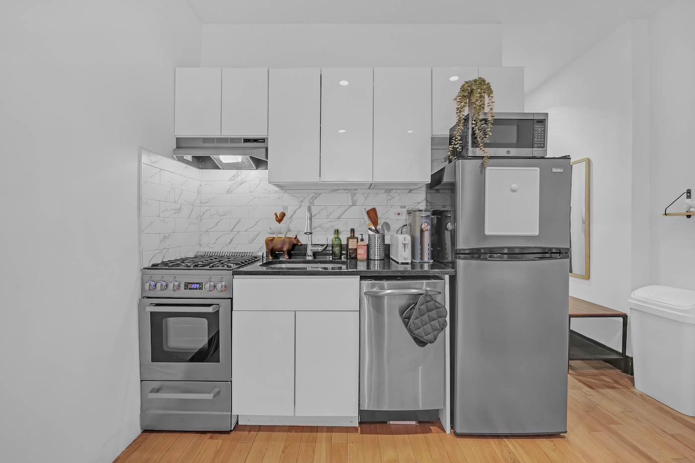 The Apartment at 1 Bedroom / 1 Bathroom Apartment (Image 8)