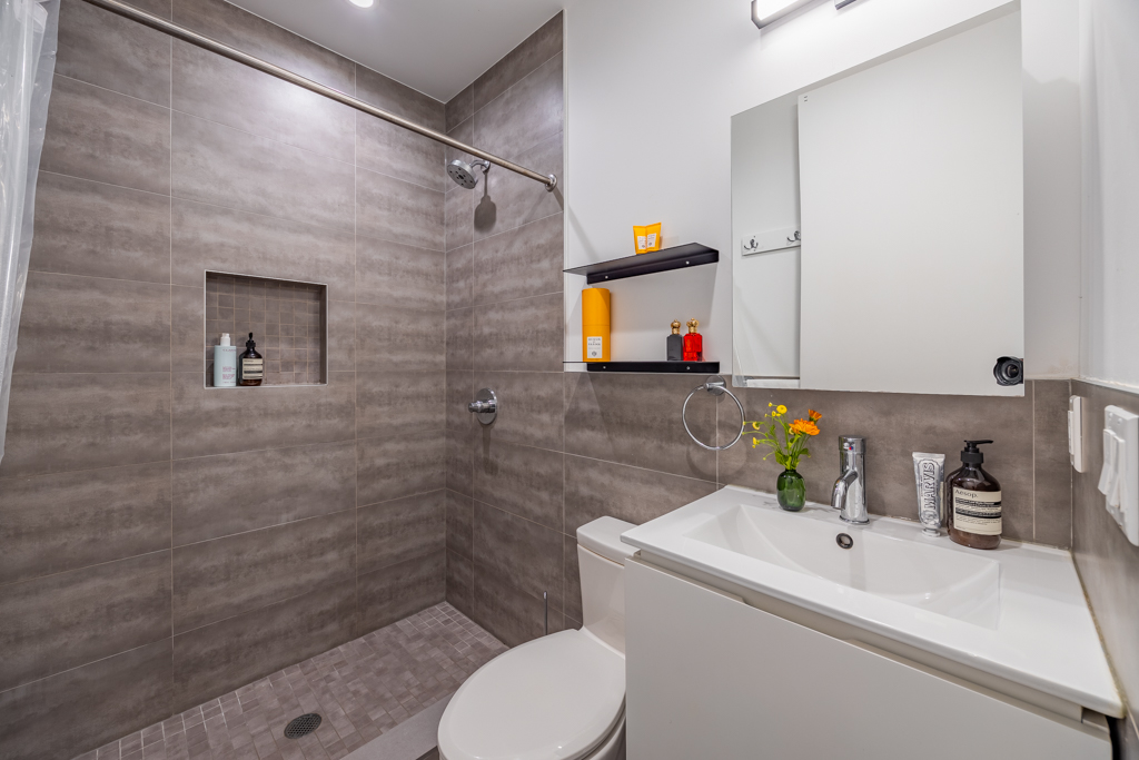 The Bathrooms at The Owens House (Image 1)