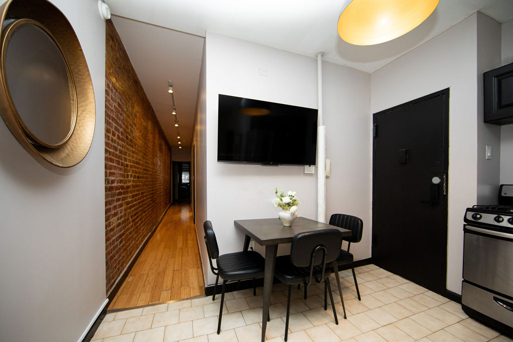 The Living Room at The Hell's Kitchen House II (Image 4)