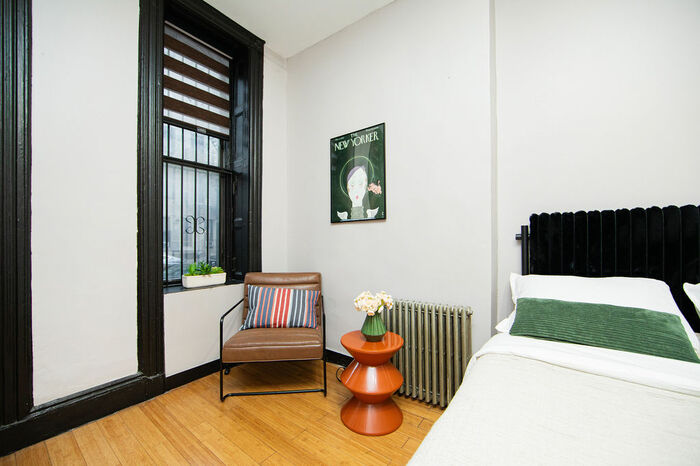 Standard+: The Room (Image 3)
