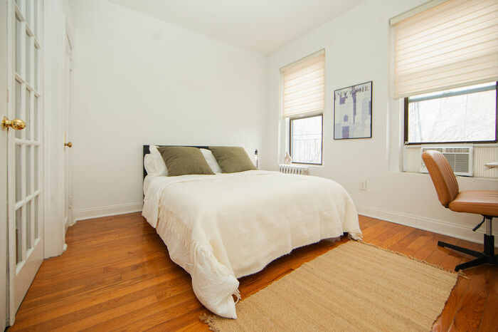 1 Bedroom / 1 Bathroom Apartment: The Apartment (Image 2)