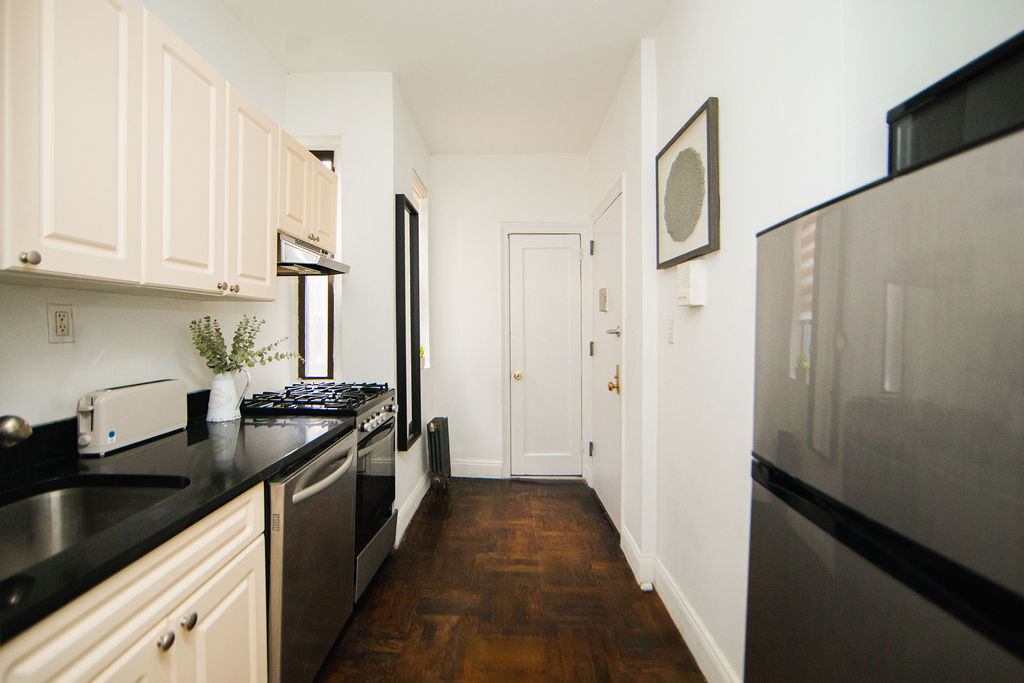 The Apartment at 1 Bedroom / 1 Bathroom Apartment (Image 9)