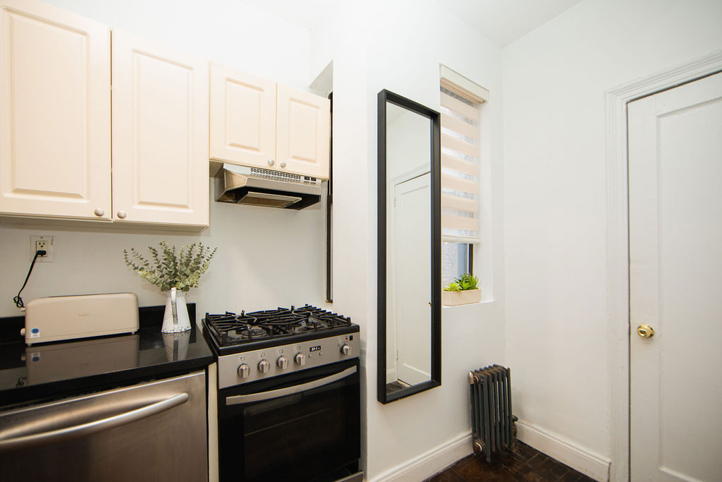 The Apartment at 1 Bedroom / 1 Bathroom Apartment (Image 10)