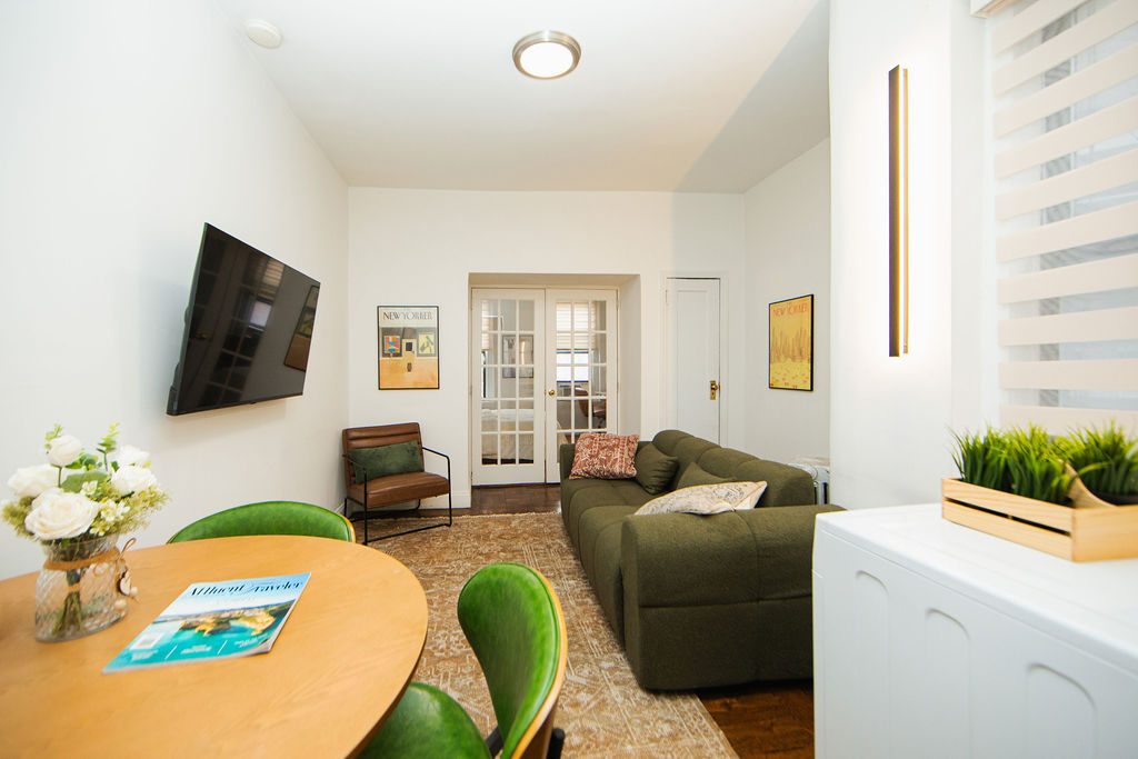 1 Bedroom / 1 Bathroom Apartment: The Apartment (Image 1)