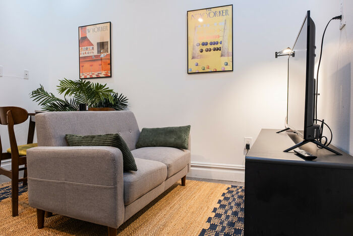 1 Bedroom / 1 Bathroom Apartment: The Apartment (Image 4)