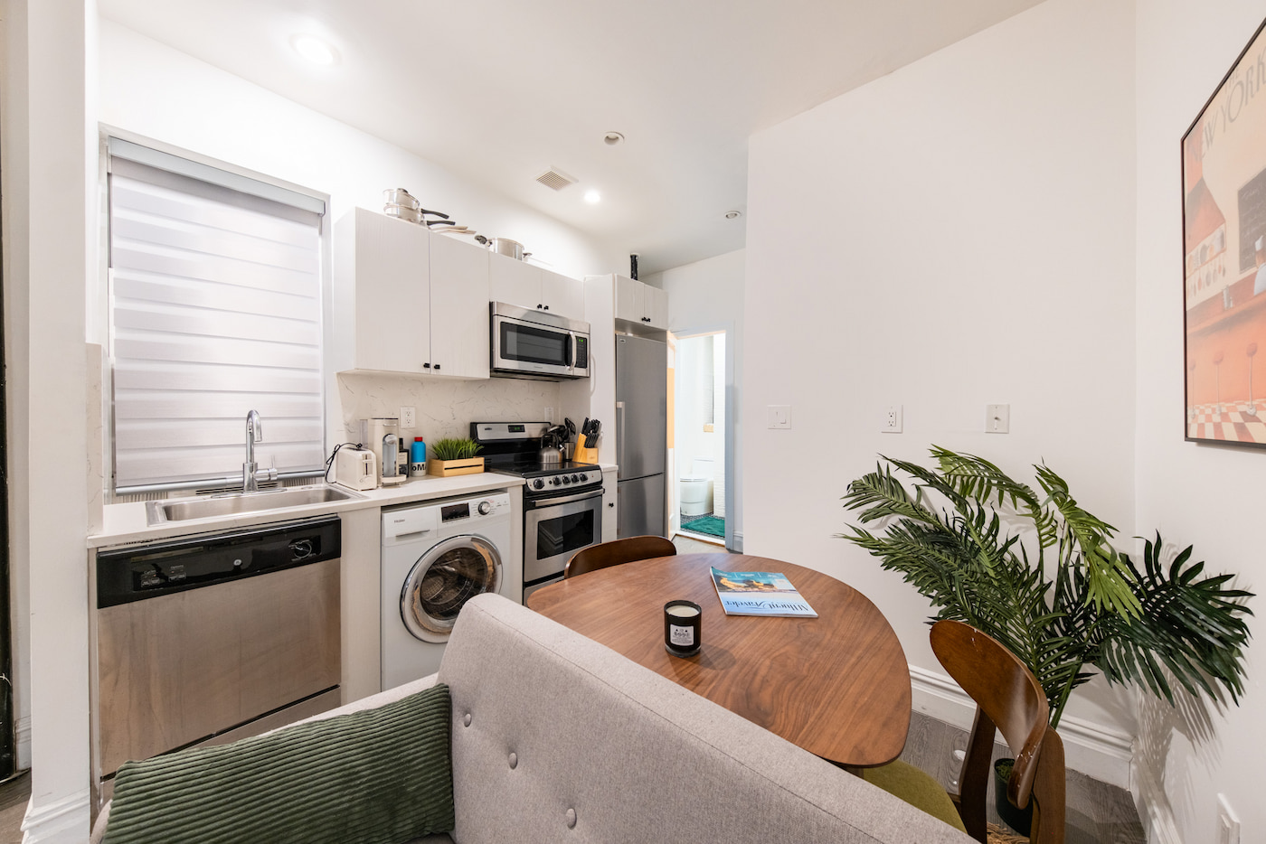 The Apartment at 1 Bedroom / 1 Bathroom Apartment (Image 11)