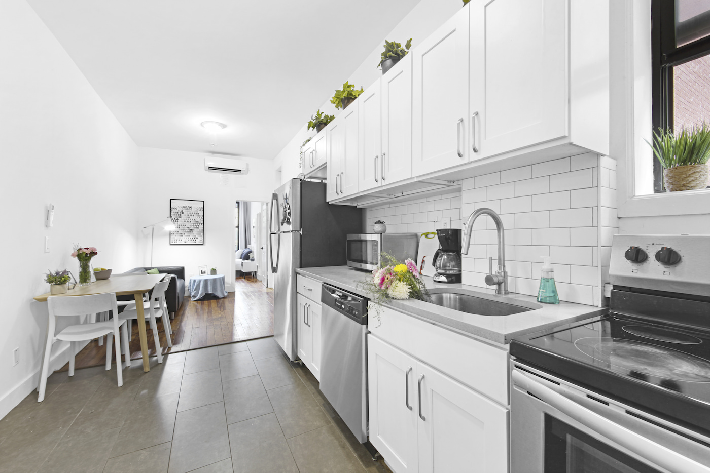 The Kitchens/Dining at The Fort Greene House (Image 1)
