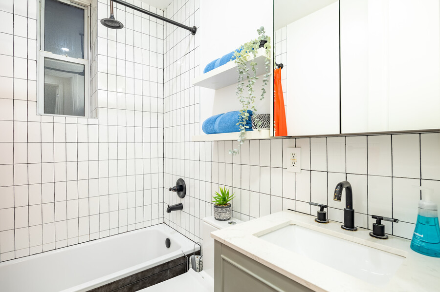 The Bathrooms at The Monroe House (Image 2)