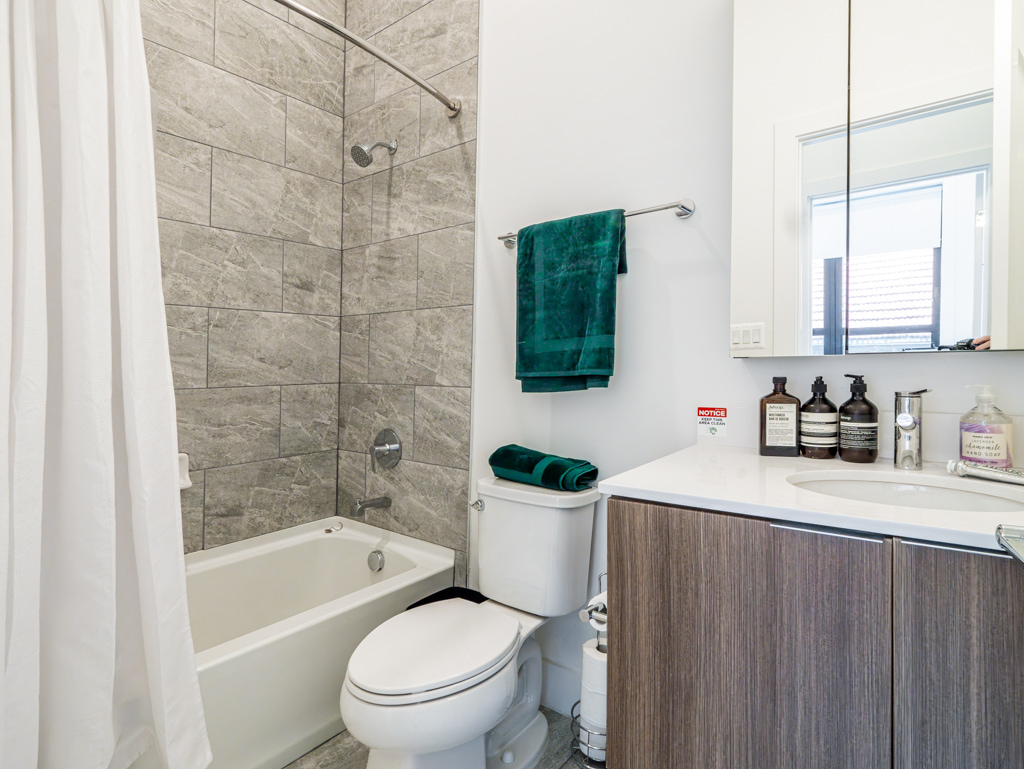 The Bathroom at The Parkway House (Image 2)