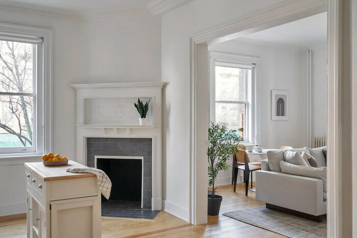 Standard Small: The Room (Image 3)