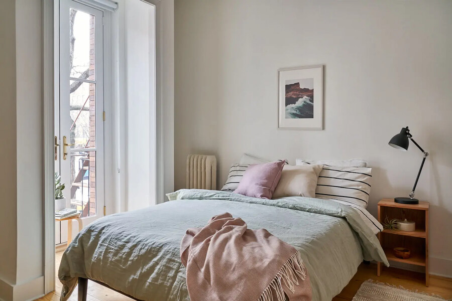 Standard Small: The Room (Image 1)