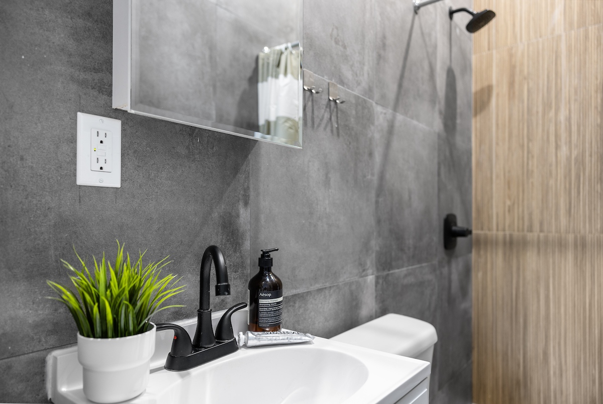 The Bathrooms at The Willoughby House (Image 1)
