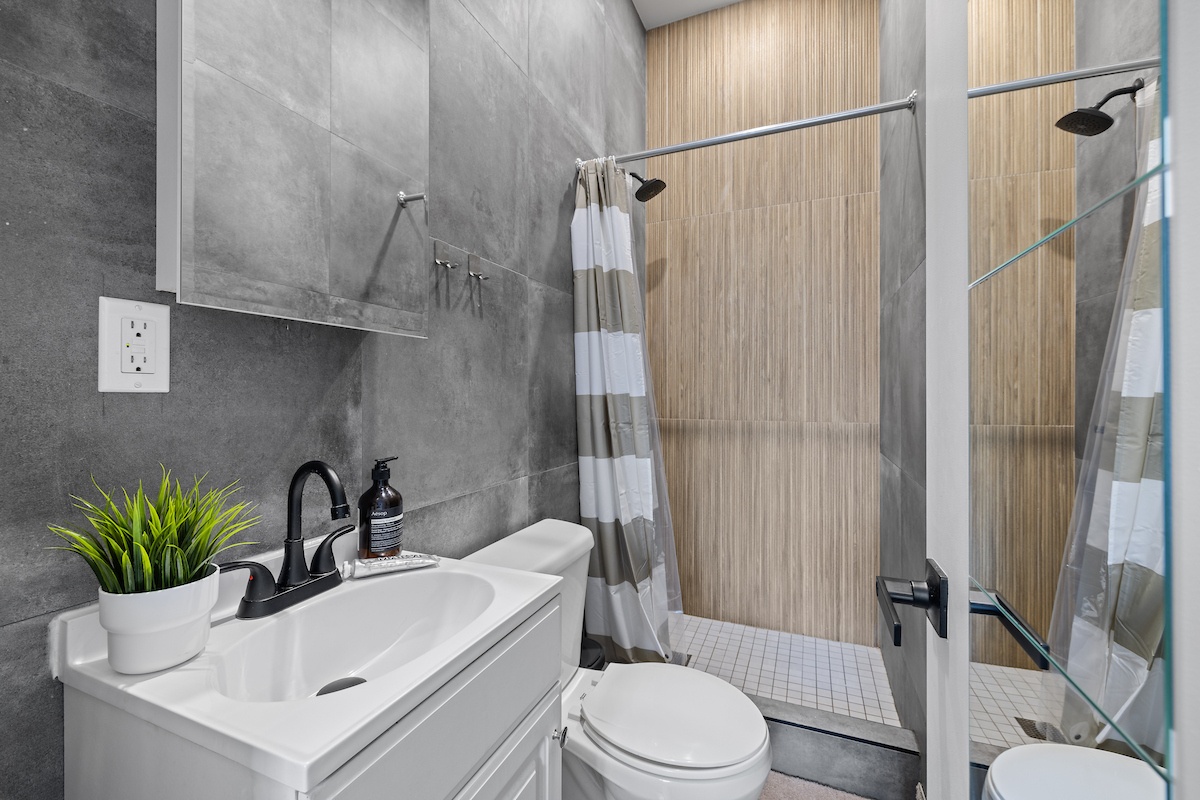 The Bathrooms at The Willoughby House (Image 2)