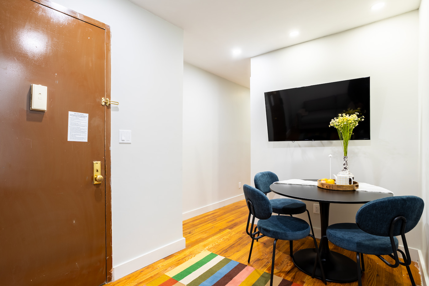The Room at Standard Large (Image 7)