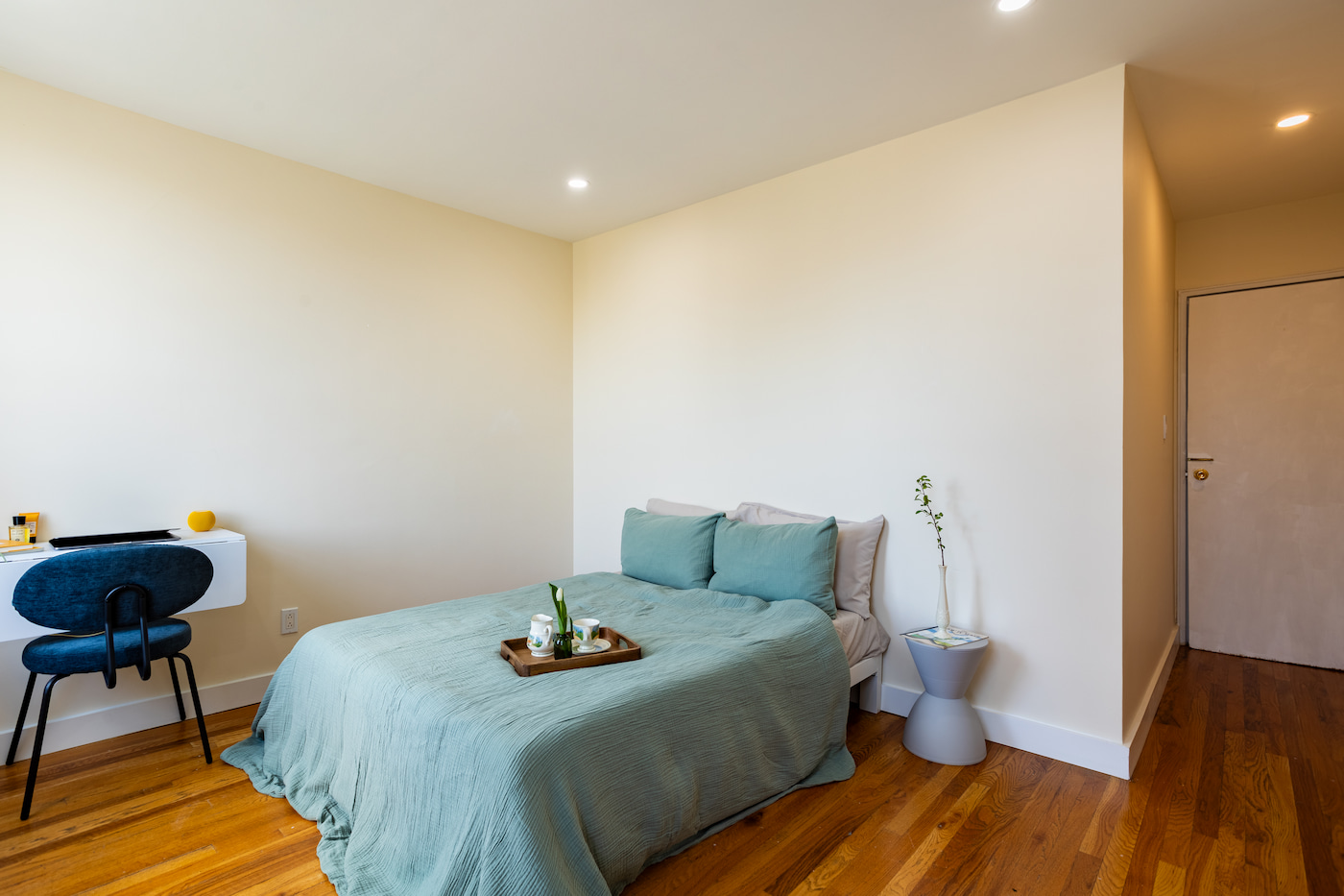 The Room at Standard Large (Image 4)
