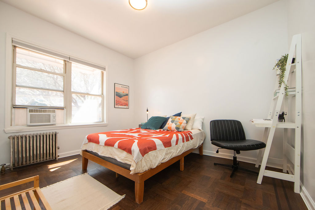 Standard: The Room (Image 1)