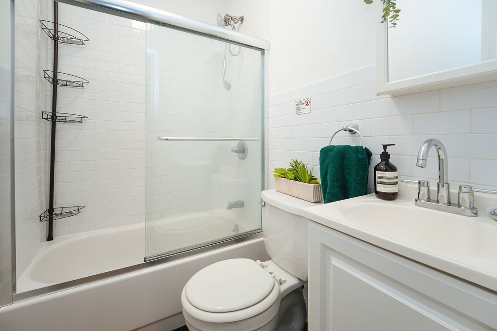 The Room at Standard (Image 6)