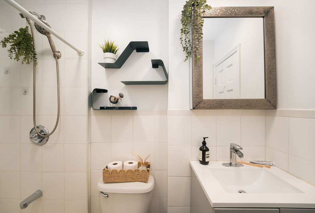 The Bathrooms at The Canal House (Image 2)