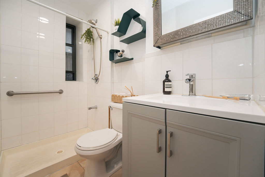 The Bathrooms at The Canal House (Image 3)