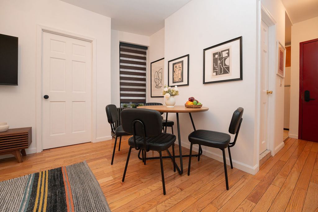 The Living Room at The Canal House (Image 6)