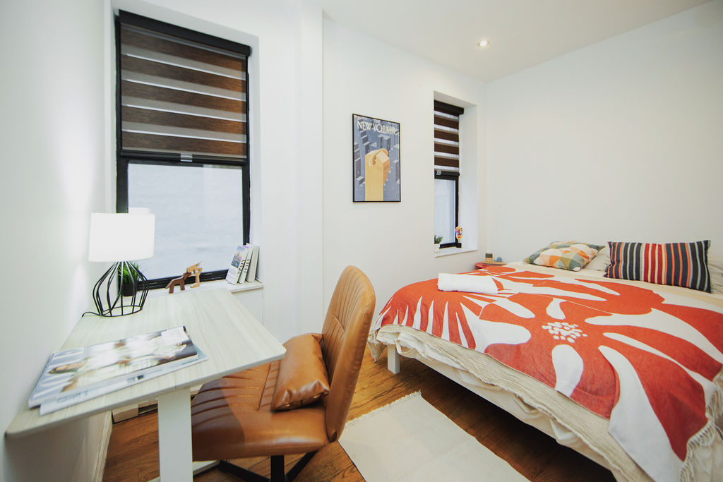 Standard: The Room (Image 1)