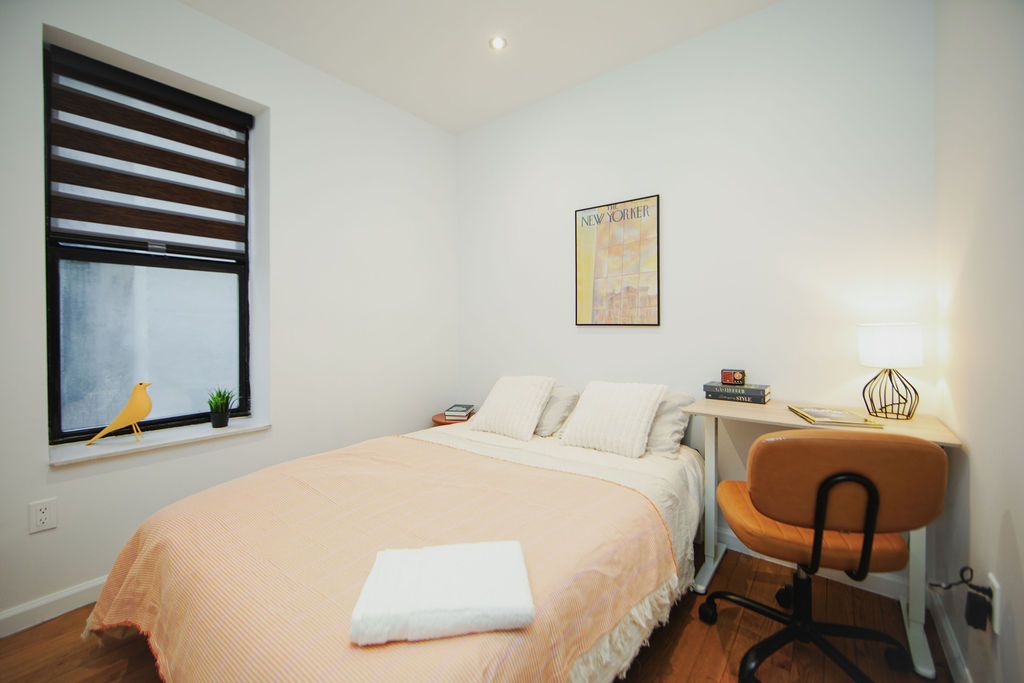 Standard+: The Room (Image 1)