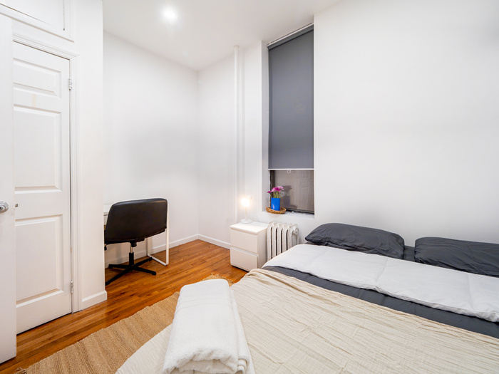 Standard +: The Room (Image 2)