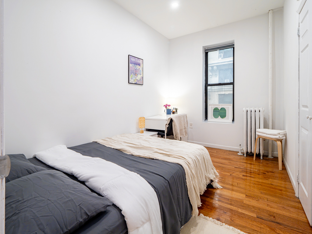 Bedrooms at The Central Park West (Image 5)
