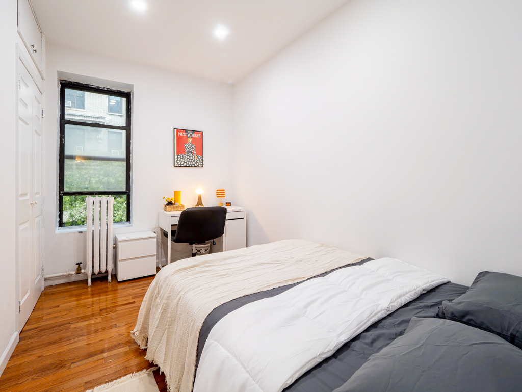 Bedrooms at The Central Park West (Image 6)