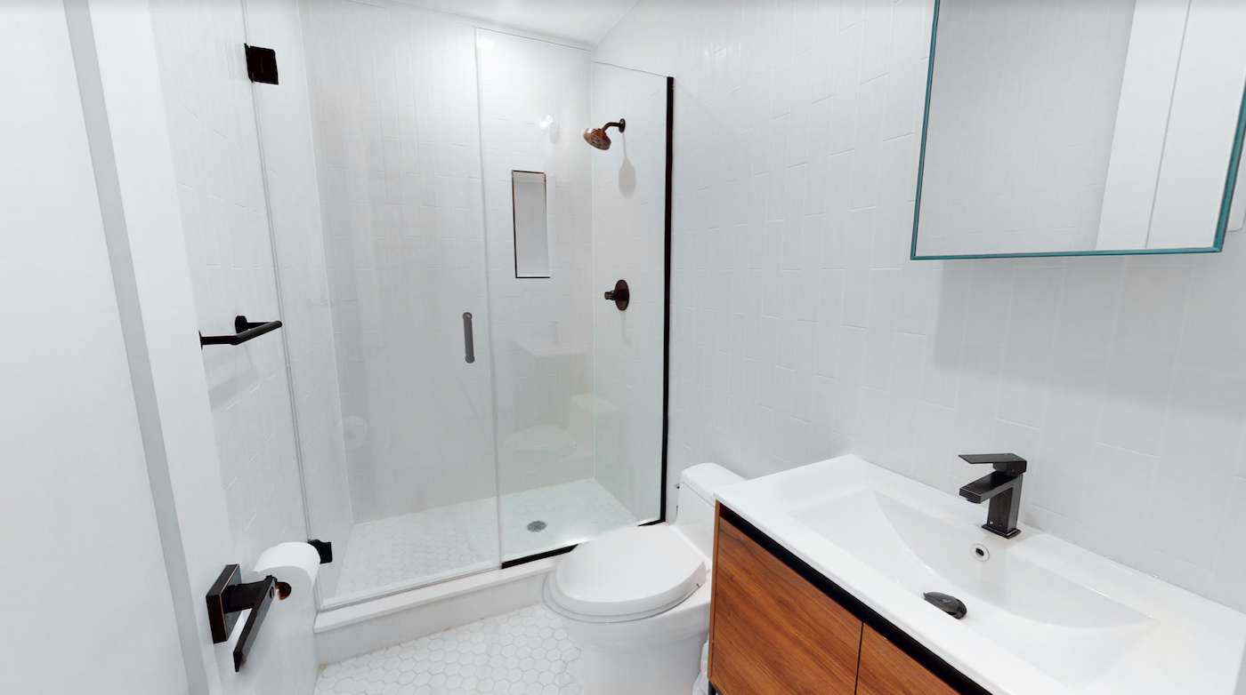 The Room at Standard (Image 7)