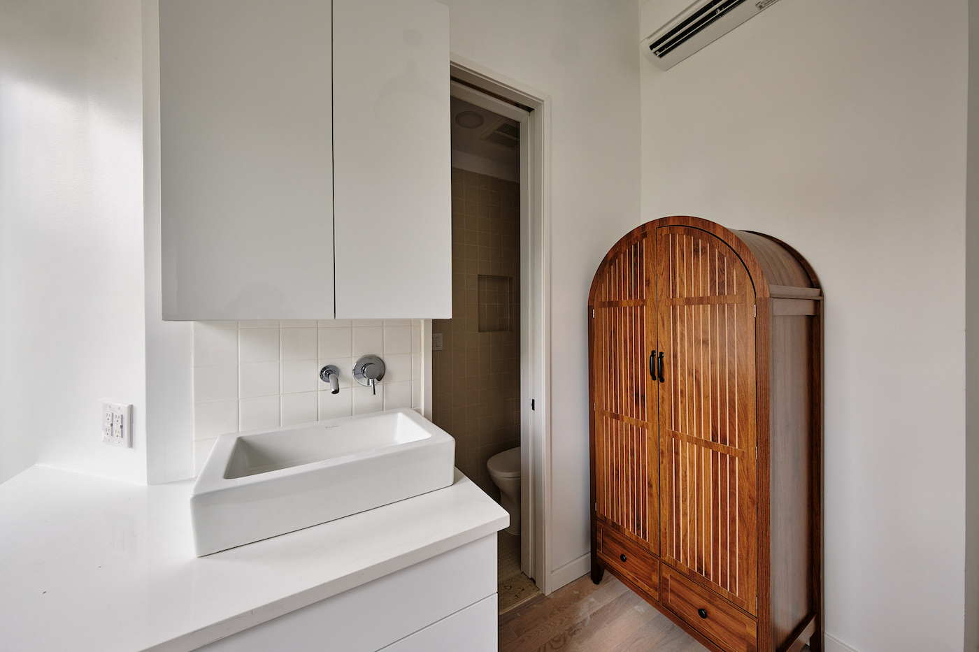 The Room at Executive Extra Large (Image 6)