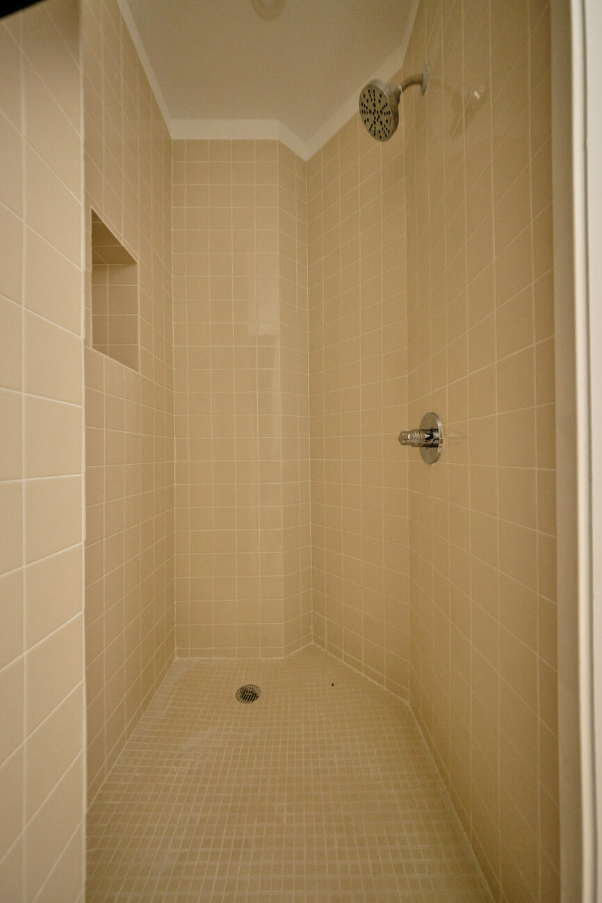 The Room at Executive Large (Image 7)
