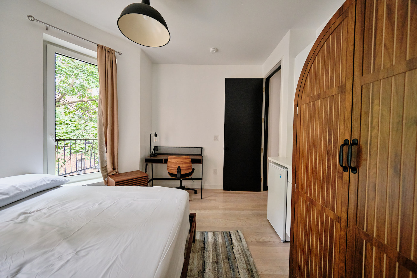 The Room at Executive Large (Image 3)