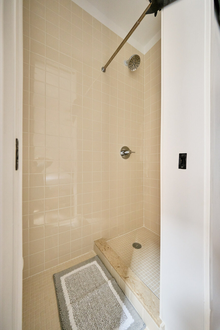 The Room at Executive (Image 9)
