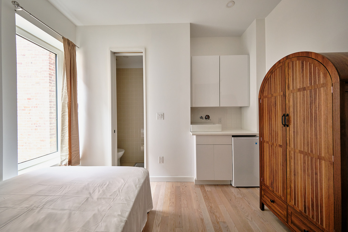 The Room at Executive (Image 4)