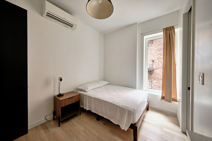 Executive: The Room (Image 2)