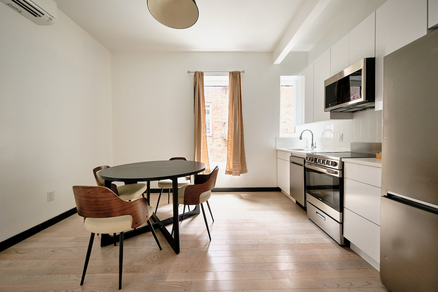 The Room at Executive (Image 6)