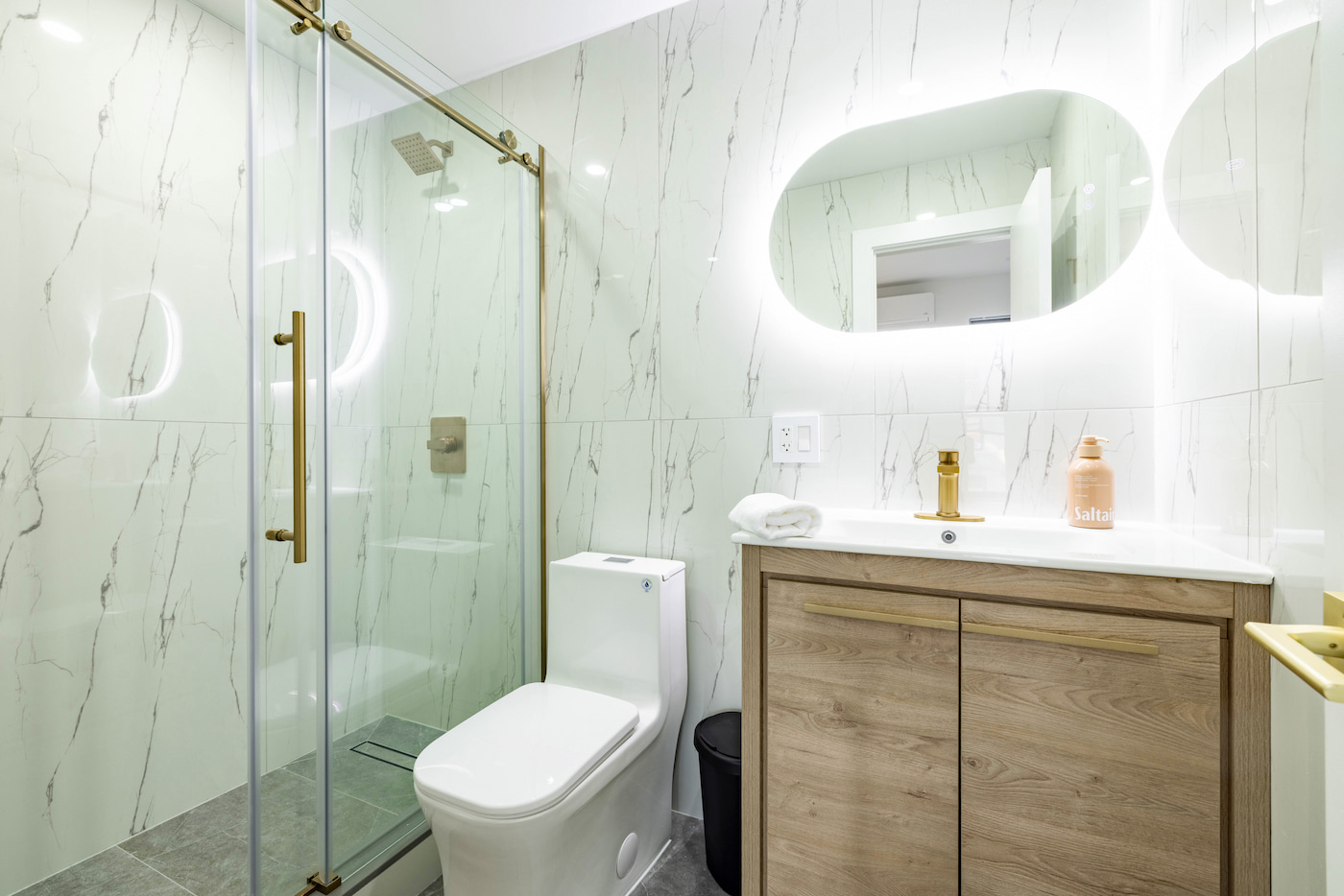 The Bathroom at The Graham House (Image 3)