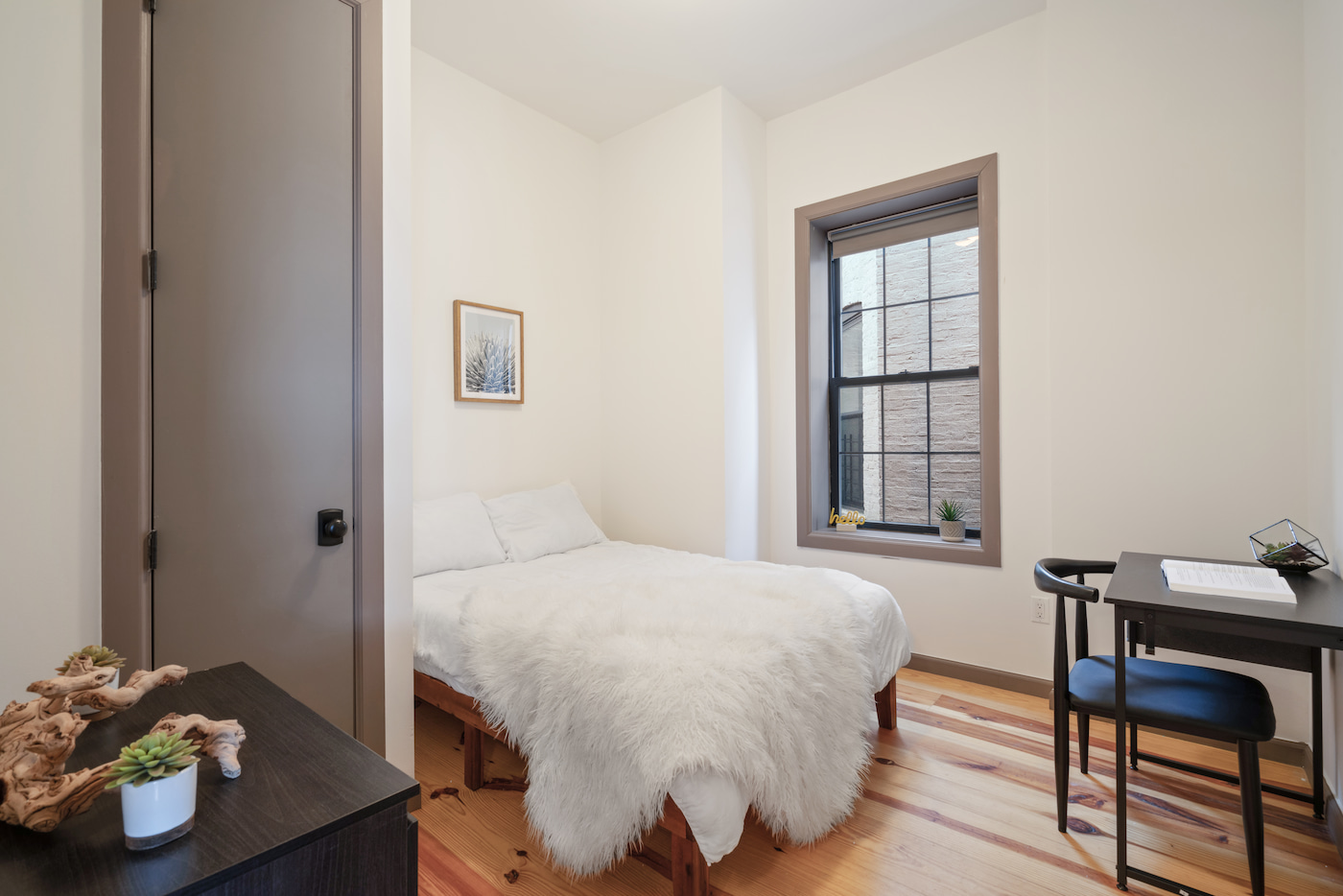 Standard: The Room (Image 1)