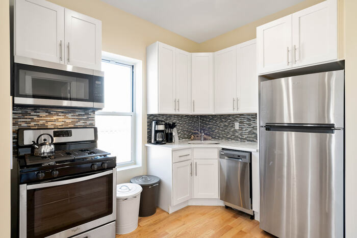 The Lewis House: The Kitchens/Dining