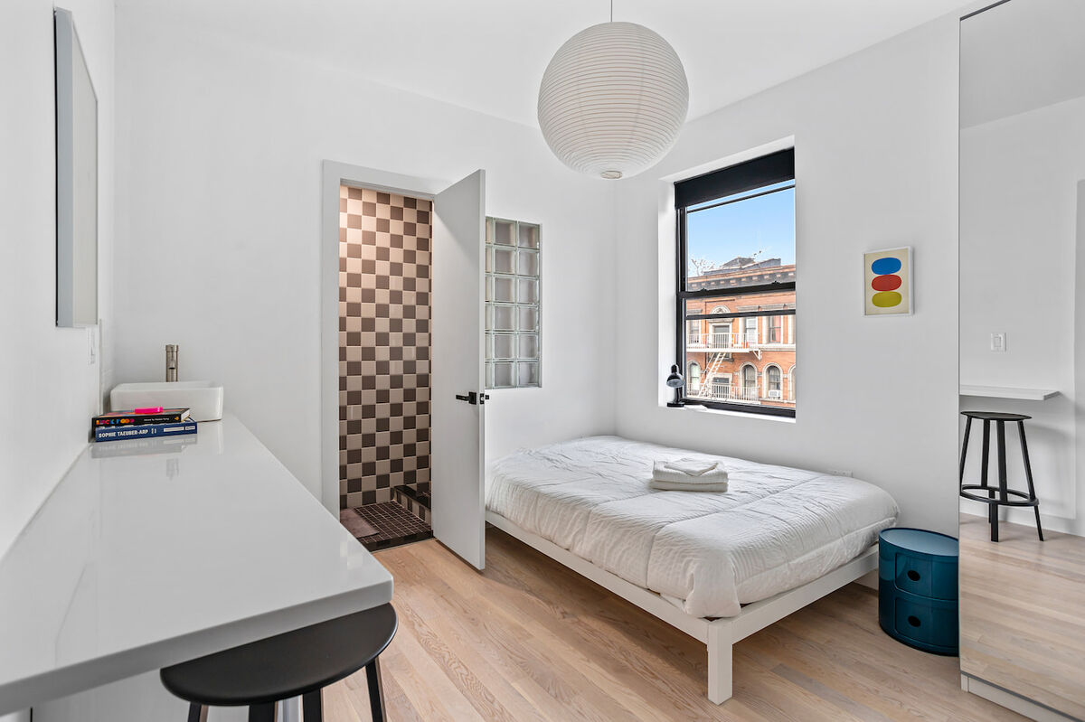 Maisonette: The Room (Image 1)