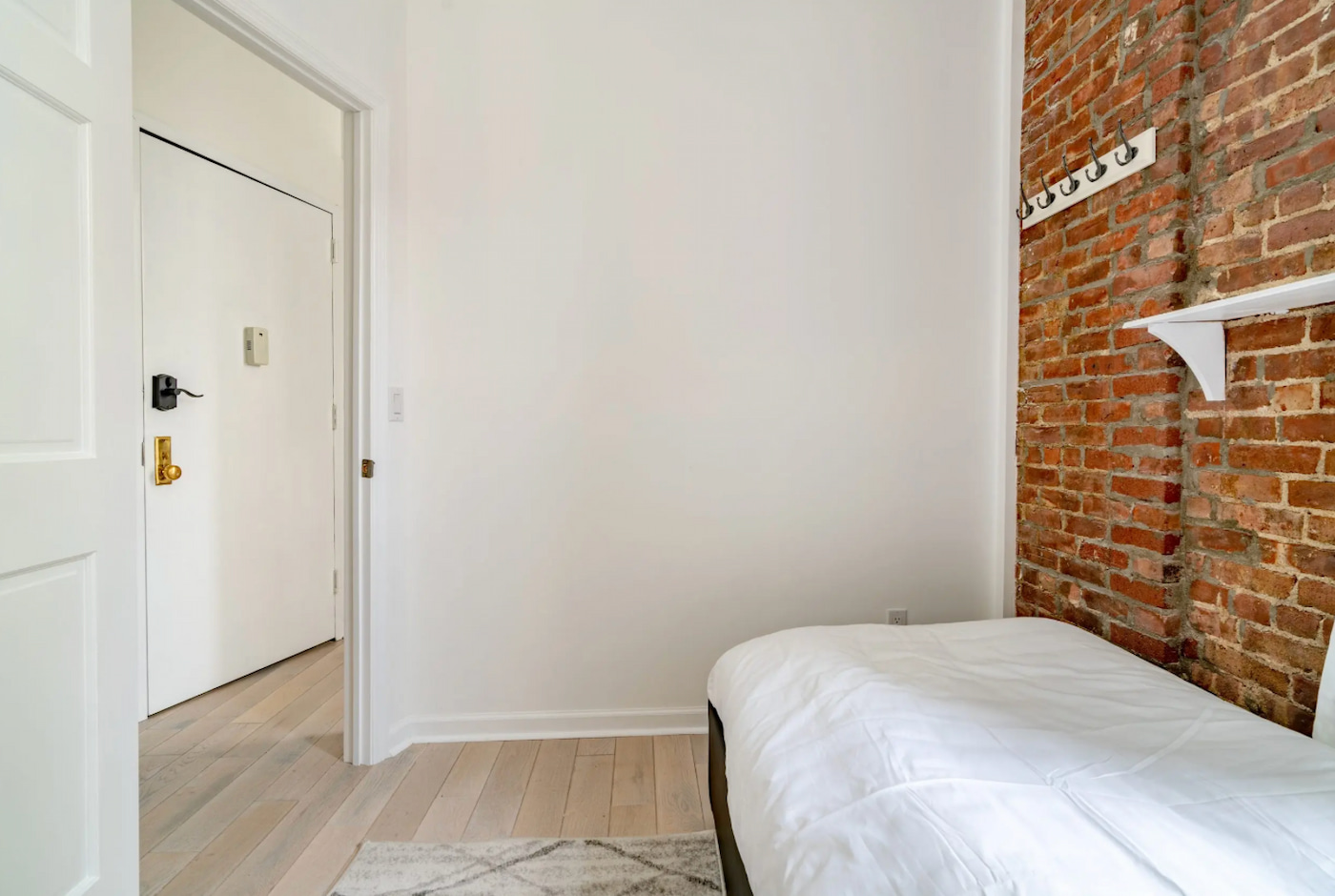 The Room at Executive Economy (Image 4)