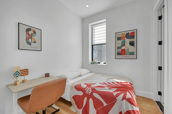 Executive: The Room (Image 2)