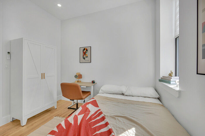 Executive: The Room (Image 3)
