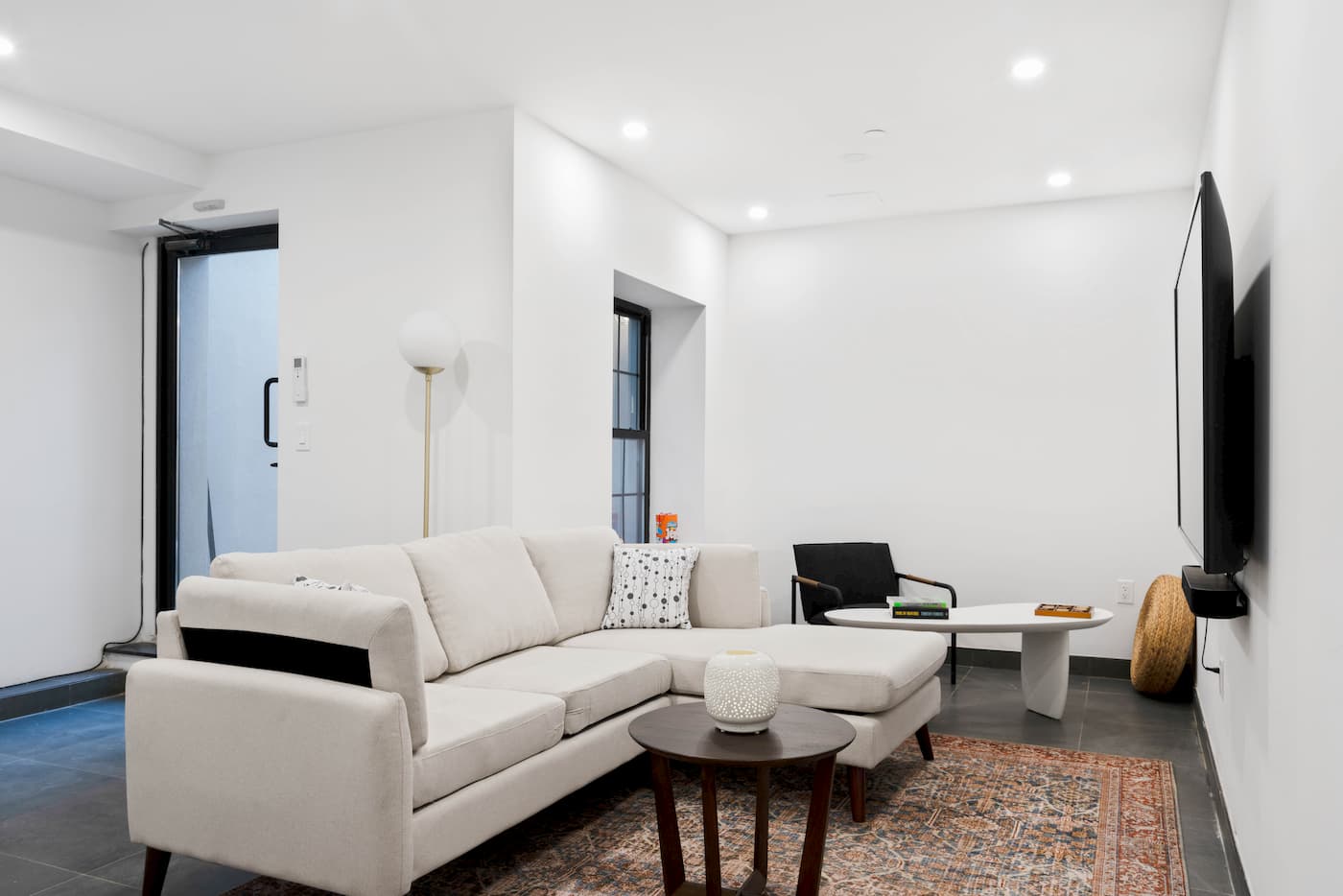 Apartment Common Spaces at The Bedford House (Image 2)